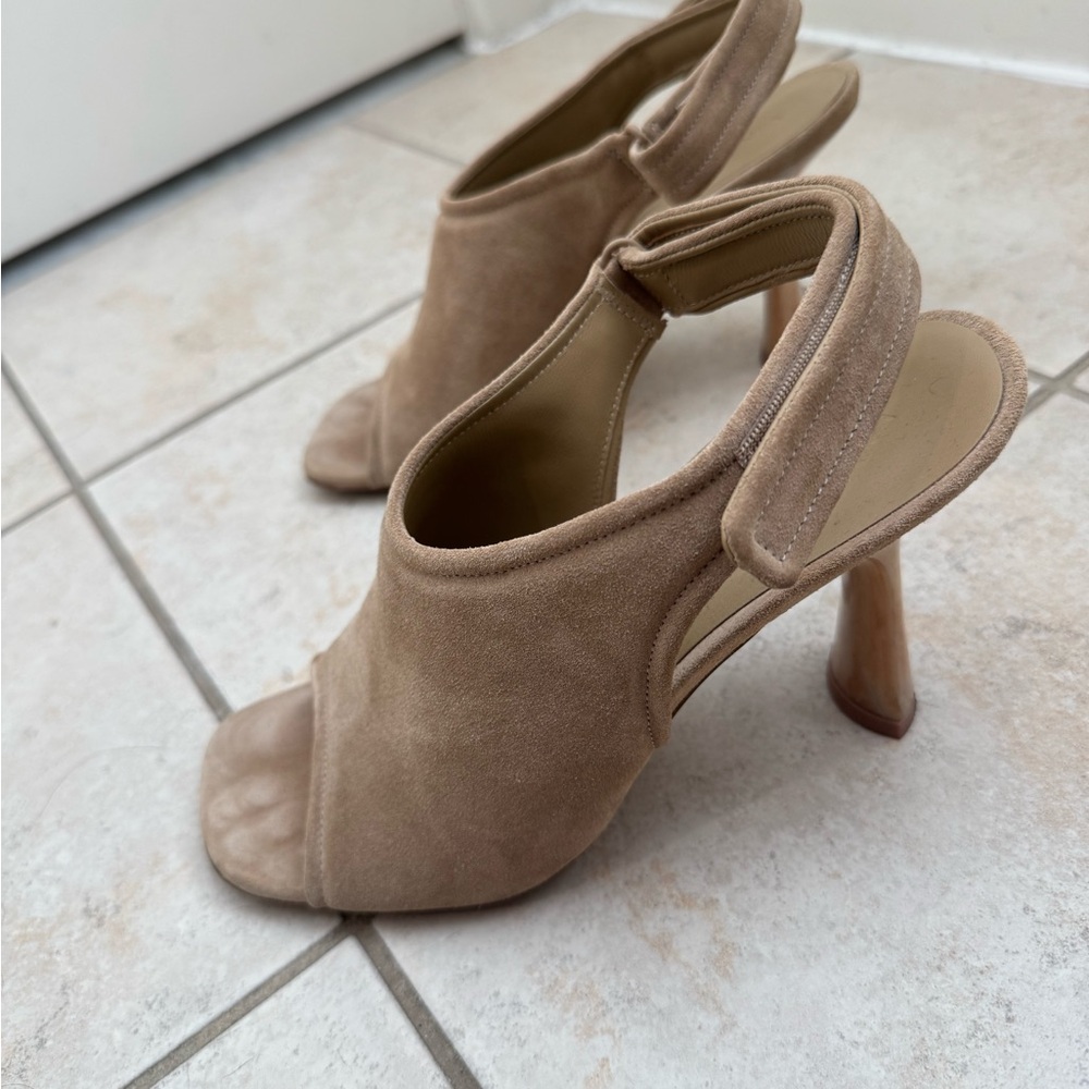 Vince Women's Tan Suede Open-Toe Shoes